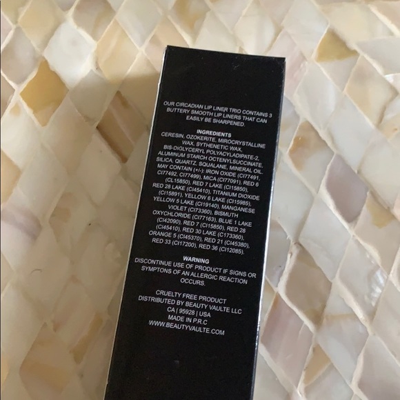 💗HP!- Beauty Vaulte circadian Lip Liner Trio - Picture 2 of 3